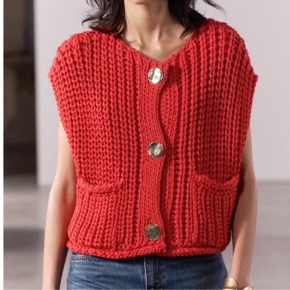 Zara Chunky Knit Vest - Picture 5 of 8